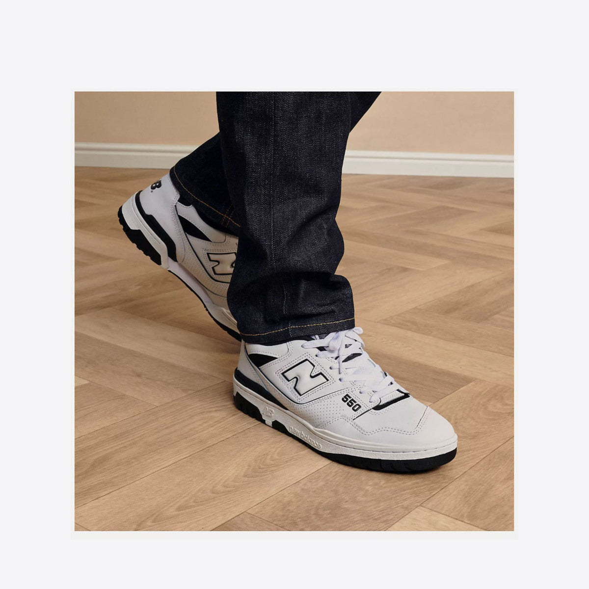 NEW BALANCE 550 Sneaker White/Black - Image 6