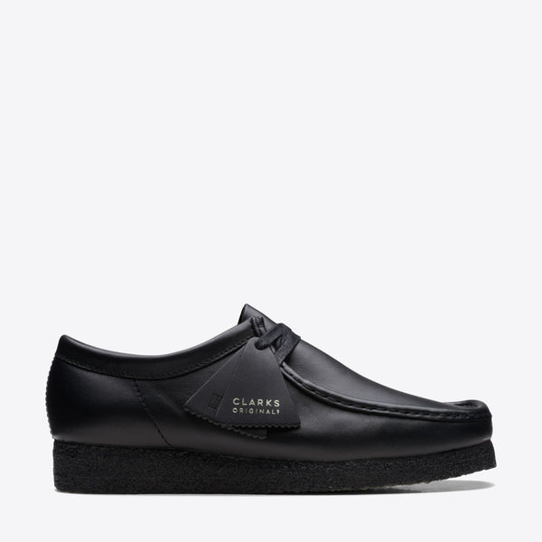 Black leather sales clarks wallabee